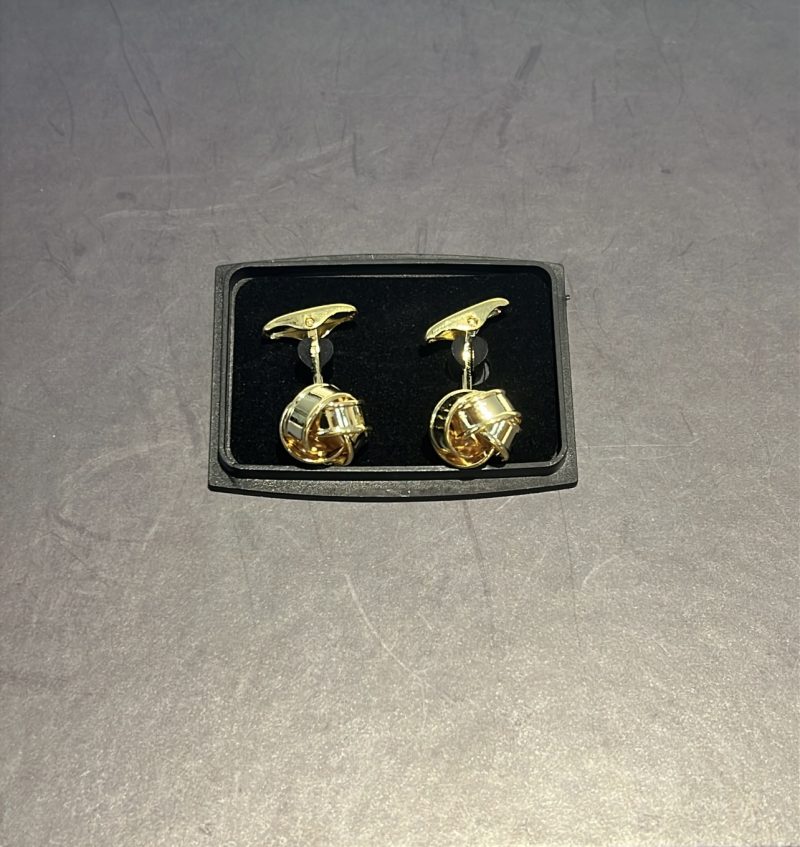 Cufflinks